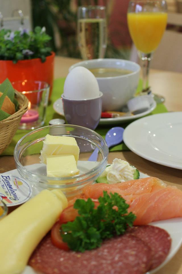 Frühstück um 9:00